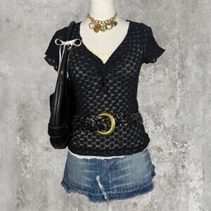 grunge y2k black basic lace top with short sleeves and v-neck